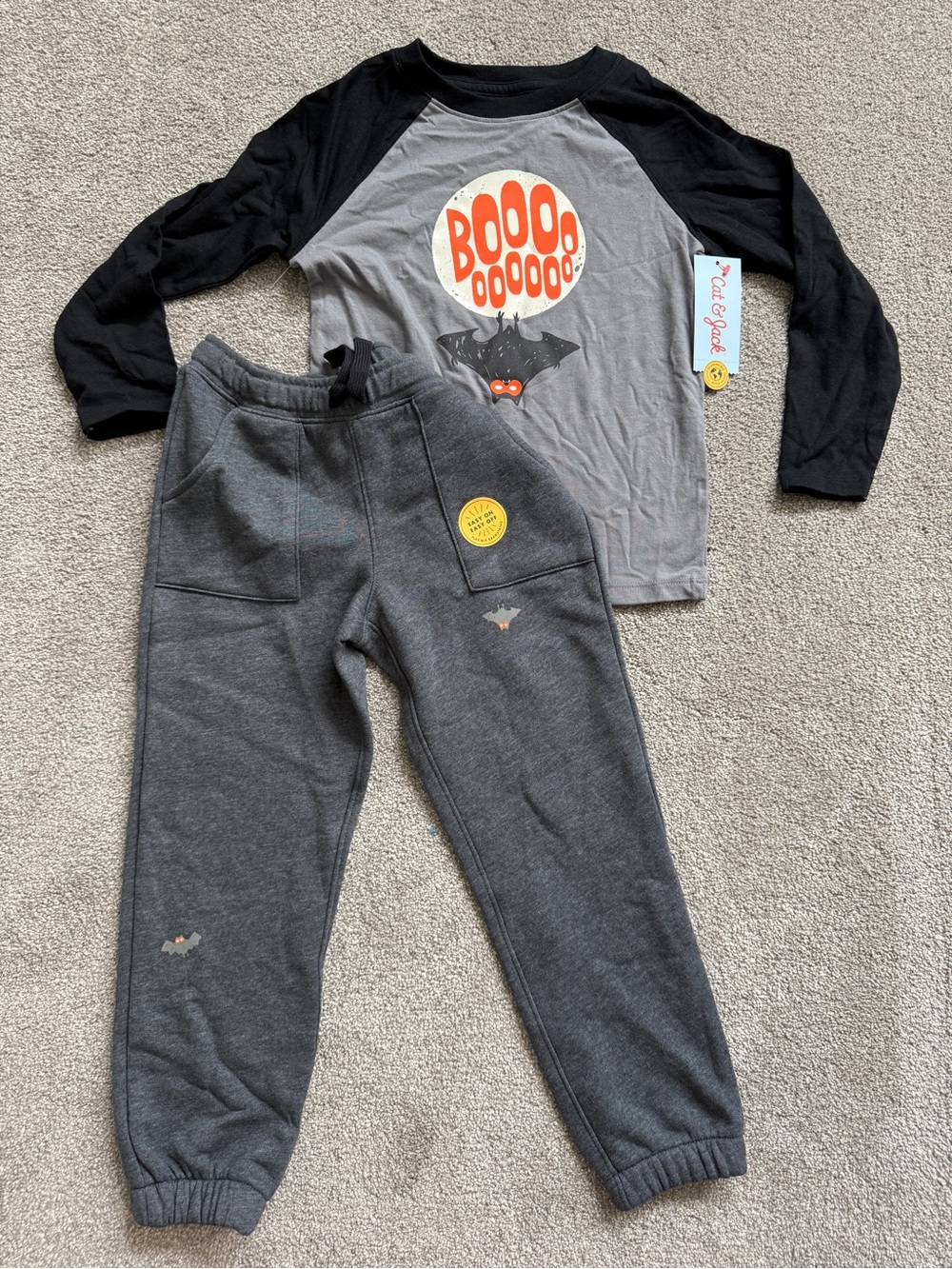 Cat & Jack Boys Halloween Bat sweatsuit Set size 5T